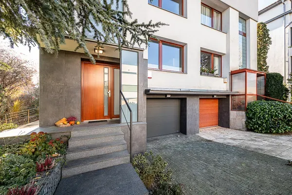 Exterior – entrance door