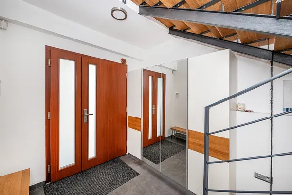 Ground floor staircase