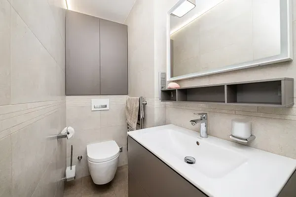 Ground floor bathroom